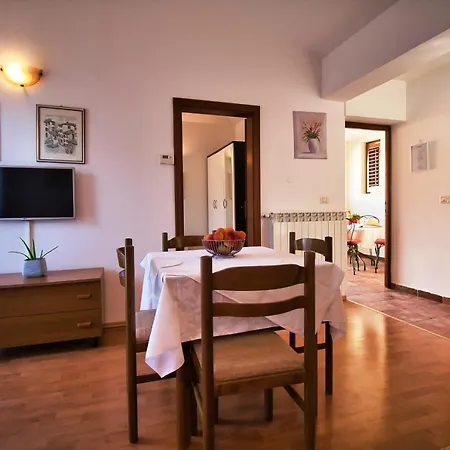Monte Apartment *